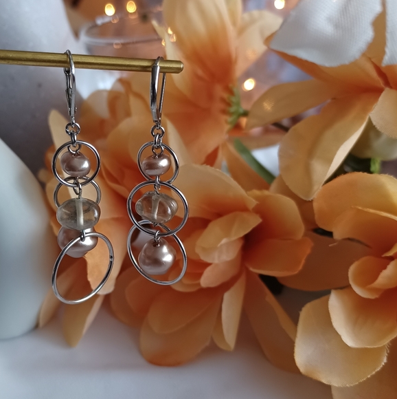 Irregular Geometric Earrings - Picture 5 of 13